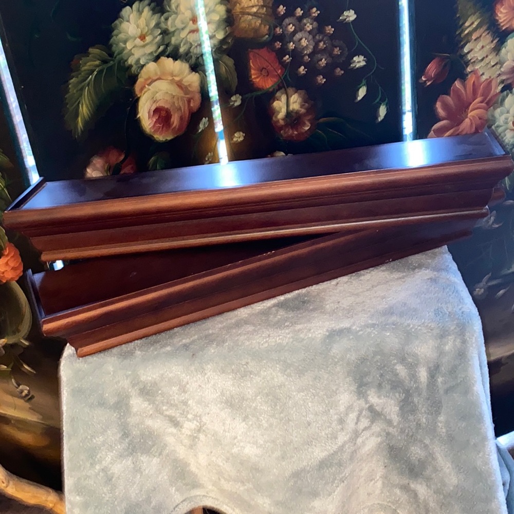 Floating shelves